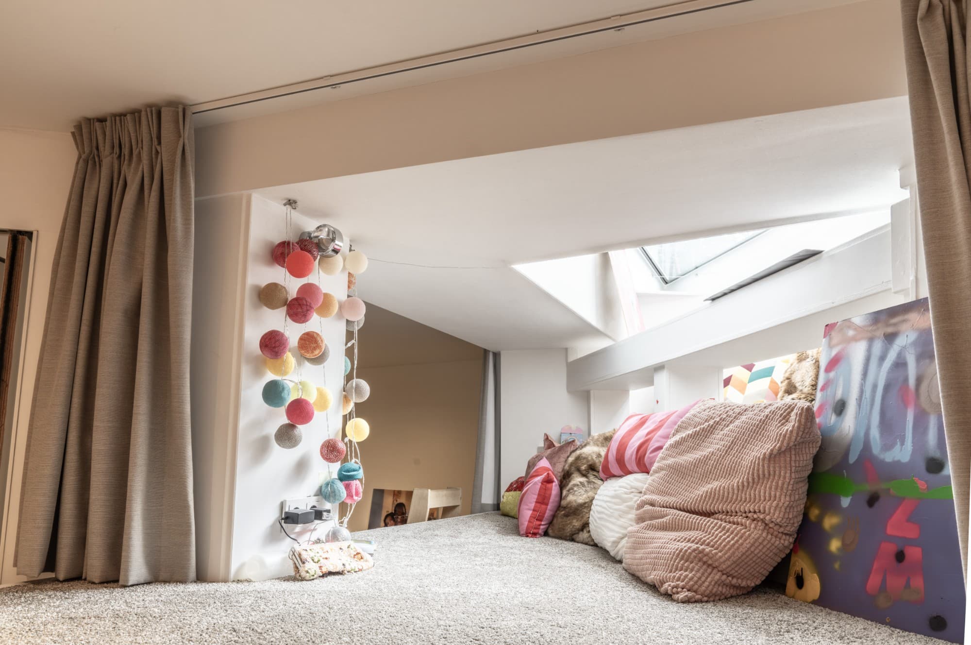 Plateau om te slapen en spelen onder het glas, Amsterdam